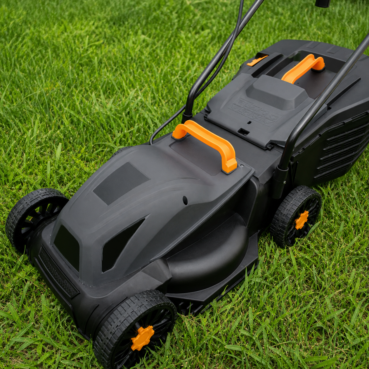 Електрическа косачка Werkbull Germany 1800W с кош 25L и регулиране на височината