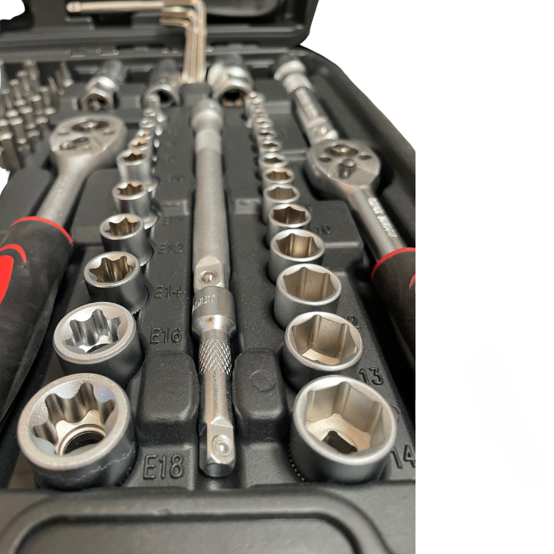 Нов Модел с Тресчотни Звездогаечни Ключове Немски Куфар с Инструменти 216ч WerkBull