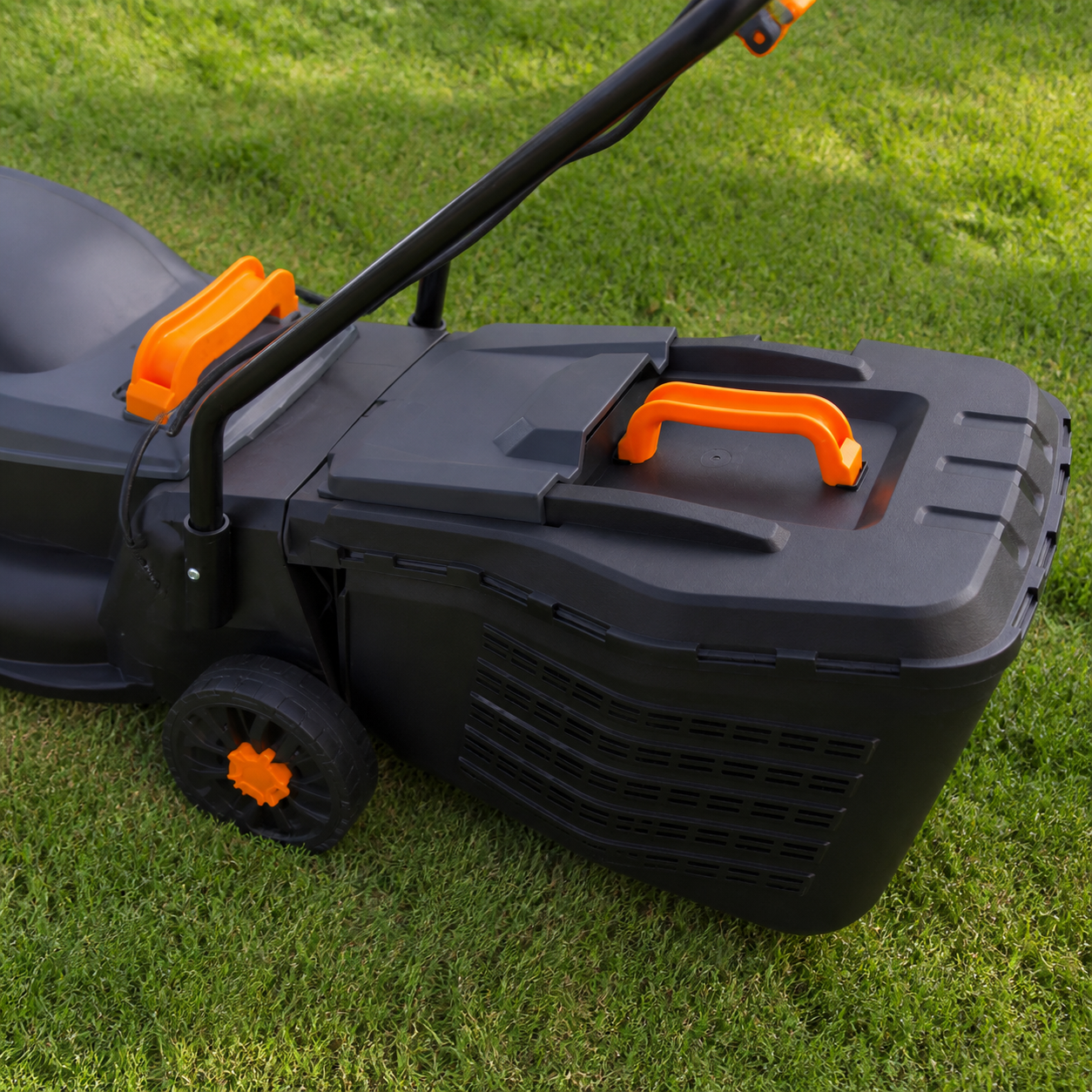 Електрическа косачка Werkbull Germany 1800W с кош 25L и регулиране на височината